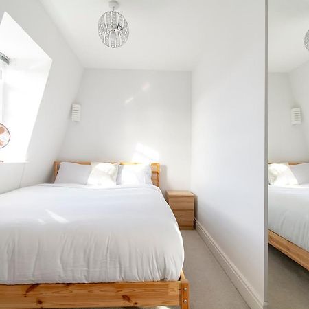 Modern 1 Bed Flat 2 Mins Walk From Restaurants Bars Clubs & Beach! Wow! Apartamento Bournemouth Exterior foto